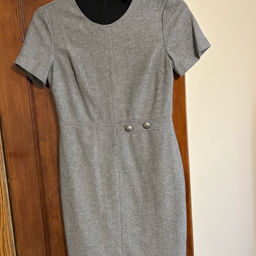 Banana Republic Gray Short-Sleeve Sheath Dress